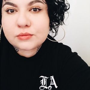 Meet your Posher, Alexis